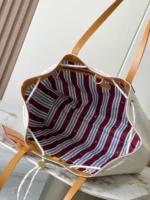 LV M14652 Marina Tote - Image 5