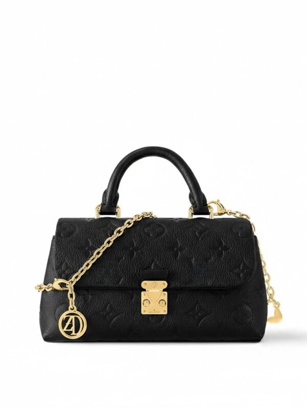 حقيبة لويس فيتون Nano Madeleine الفاخرة | تصميم أنيق فاخر